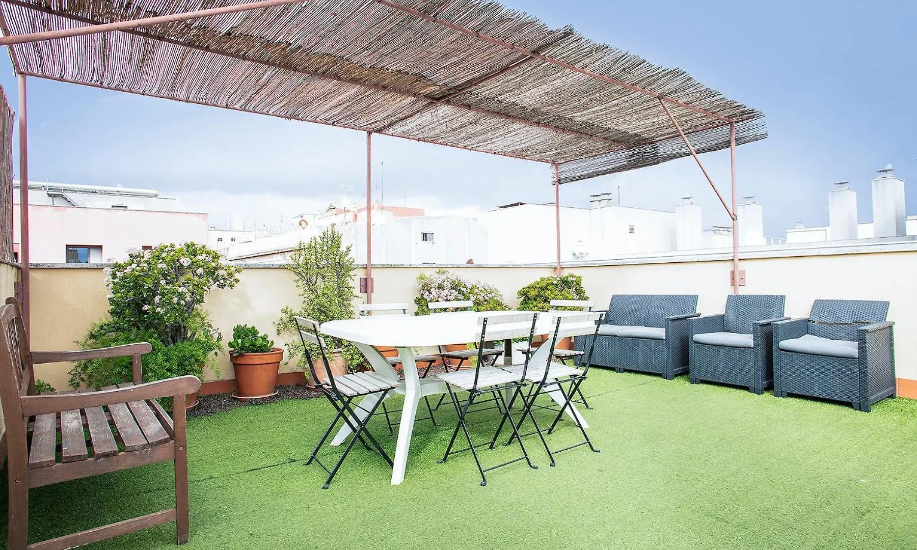 Contatti di Heaven With A Garden At Las Ramblas